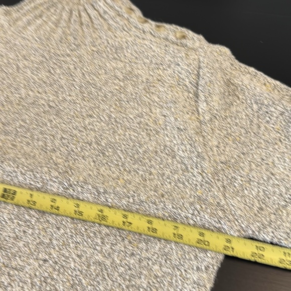 Cozy Columbia Sweater - Picture 4 of 7